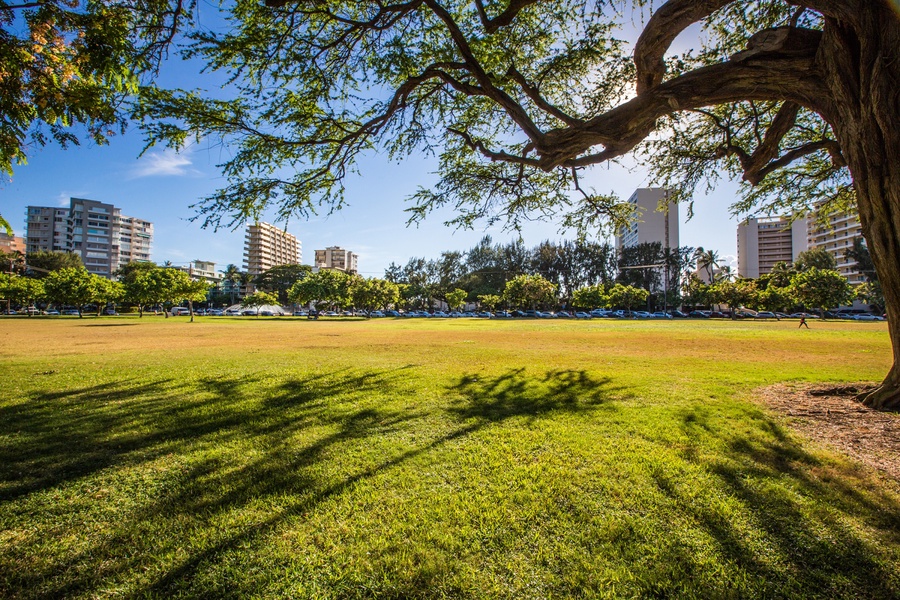 Not only will you be steps to the beach but you are also steps to Kapiolani Park, where you can head out for a picnic, play some kickball, or enjoy a run around the loop.