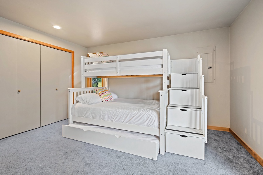 Bunk trundle bed for extra sleeping