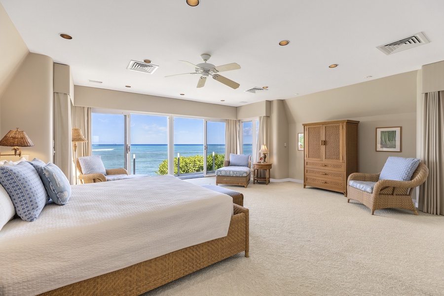Primary Suite that opens up to covered oceanside lanai.
