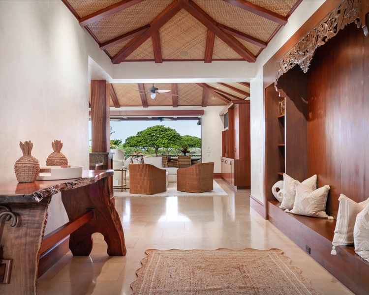 Elegant foyer with a gorgeous entryway bench