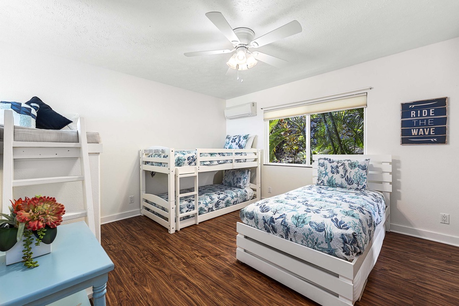 Keiki Room Equipped with 4 Twin beds, shared Jack & Jill bath