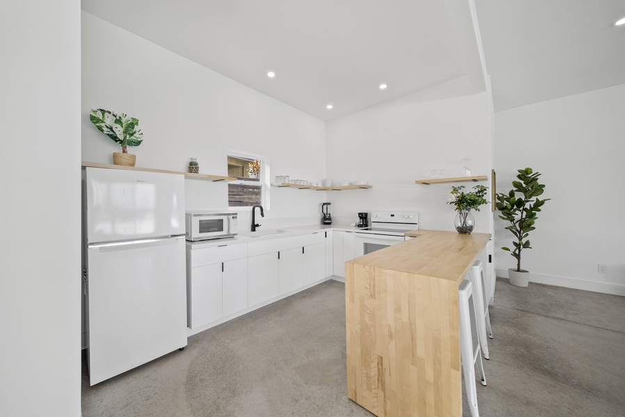 Spacious additional prep kitchen, making group meals effortless and enjoyable.