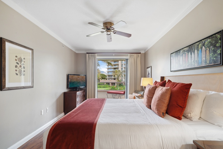 At Honua Kai Konea 204, enjoy serene morning views and soft island breezes right from your plush king-size bed.