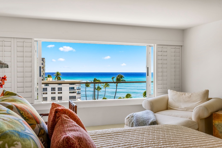 Soothing shoreline vistas frame your mornings and evenings, offering guests a peaceful, hotel-caliber retreat.