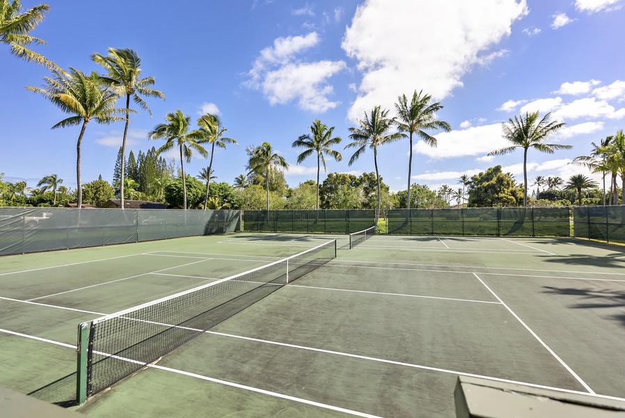 Community tennis court