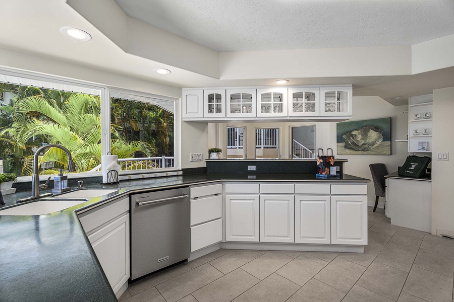 Open sightlines throughout the kitchen with room for up to 4 to prepare together