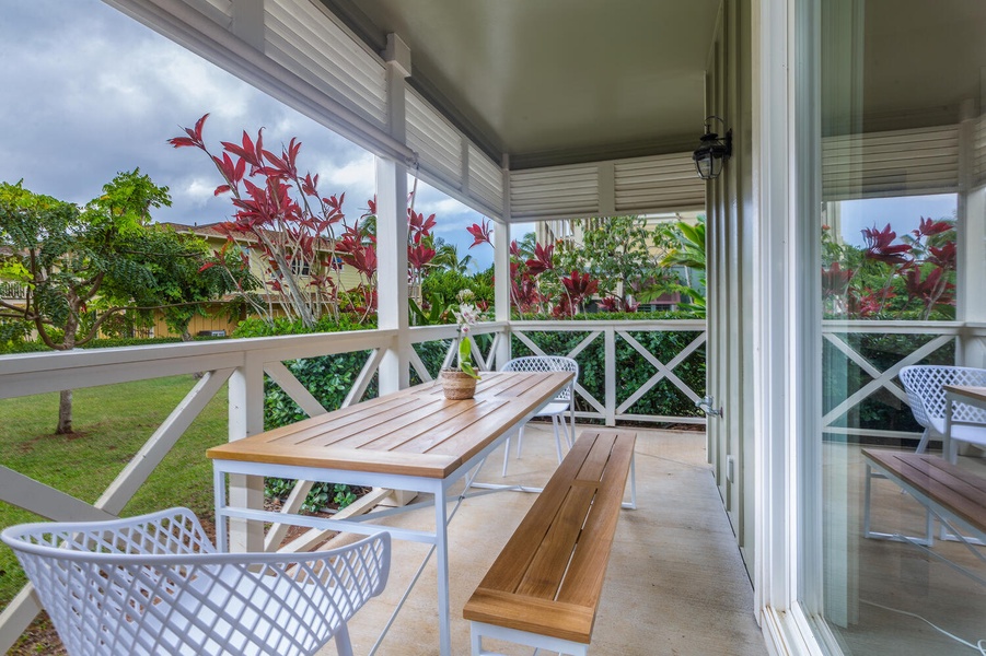 Private Lanai with outdoor furniture