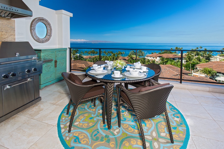 Enjoy Outdoor Dining with Stunning Views!