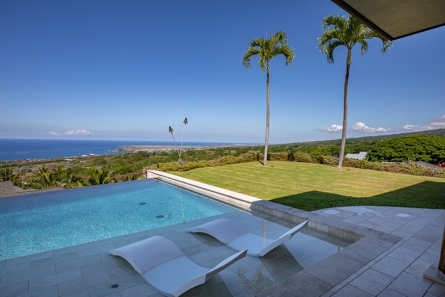 Relax poolside