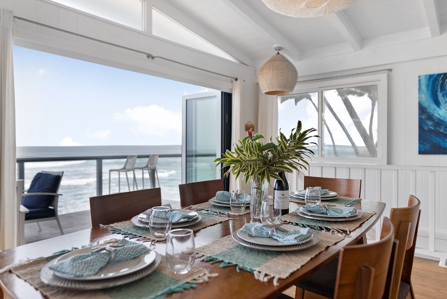 Enjoy your favorite meals with your loved ones with a stunning view
