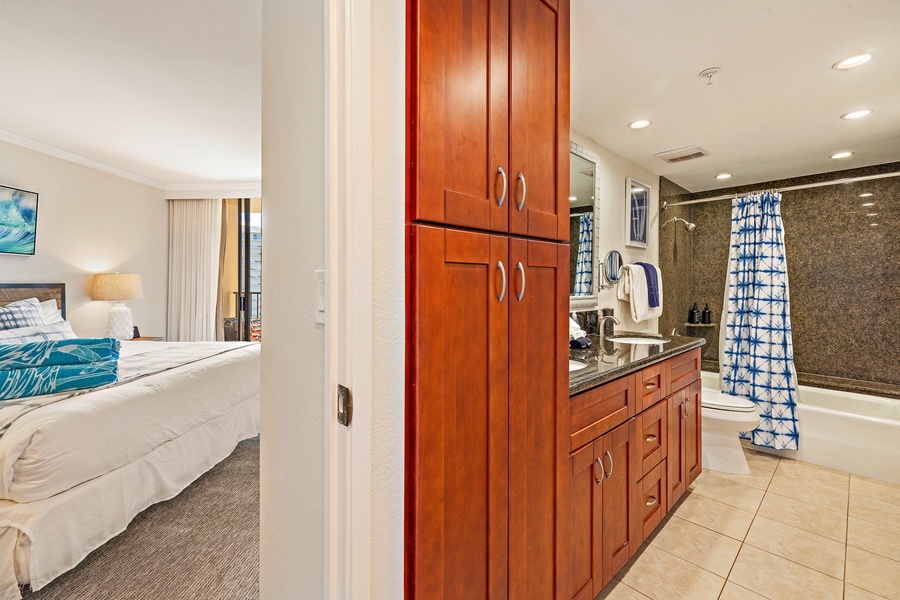 Refresh with ease at Kaanapali Shores 903’s spacious granite bathroom vanity.