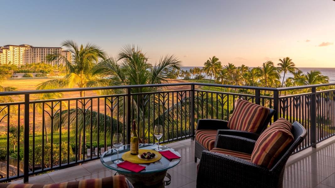 Panoramic sunsets on the lanai.