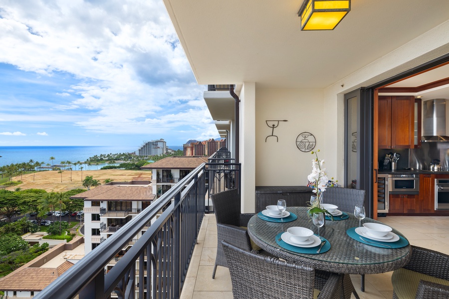 Dine al fresco on the lanai with a view!