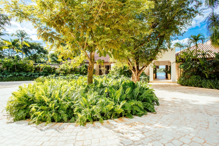 Have a delightful stay at Casa Minitas -8BR, one of the most special villa in Casa de Campo.