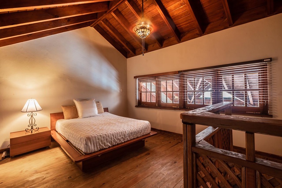 Unwind in this inviting loft with comfortable bed and abundant natural light.