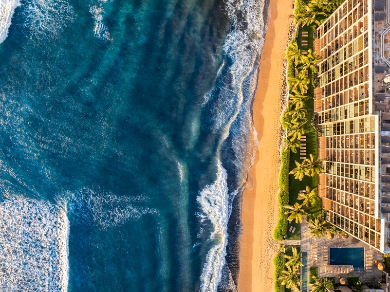 Beachfront bliss right in front of Mahana 1118—your ocean escape.