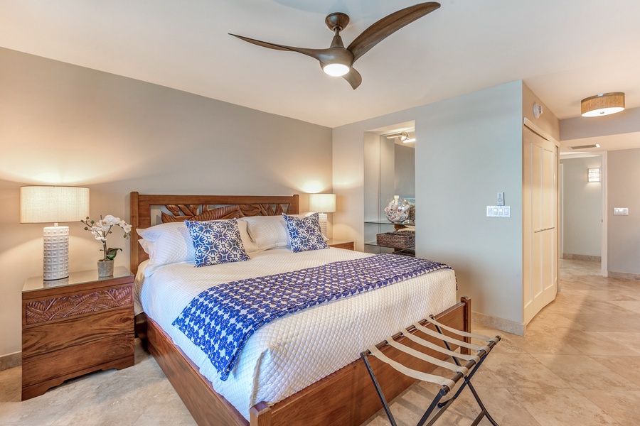 Drift off to the sound of the waves in the king bed of Mahana 1119’s dreamy primary suite.