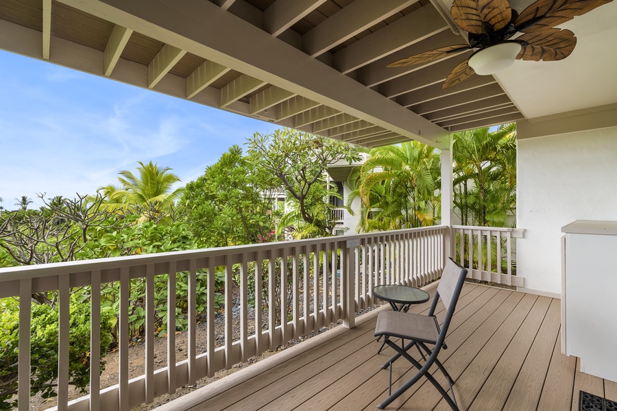 premier location on the Big Island of Hawaii situated on the Kona Country Club golf course and the Keauhou Shopping center close by that offers weekly farmers markets.