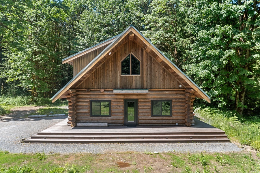 Rustic charm meets modern living in our cozy log cabin, nestled in nature's embrace—your perfect mountain getaway.