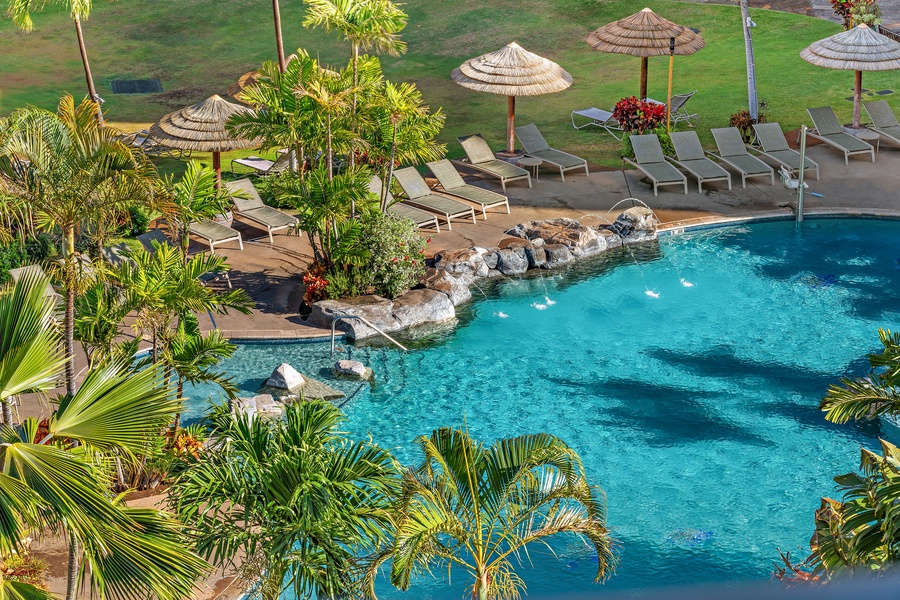 Pool view from the lanai of Kaanapali Shores 746
