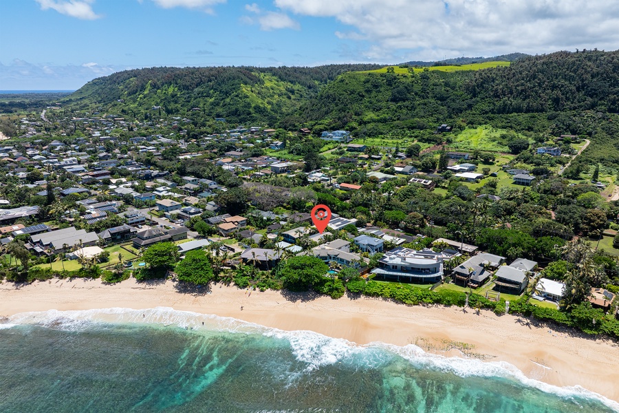 Discover the beauty of Oahu’s North Shore with beaches and greenery all around.
