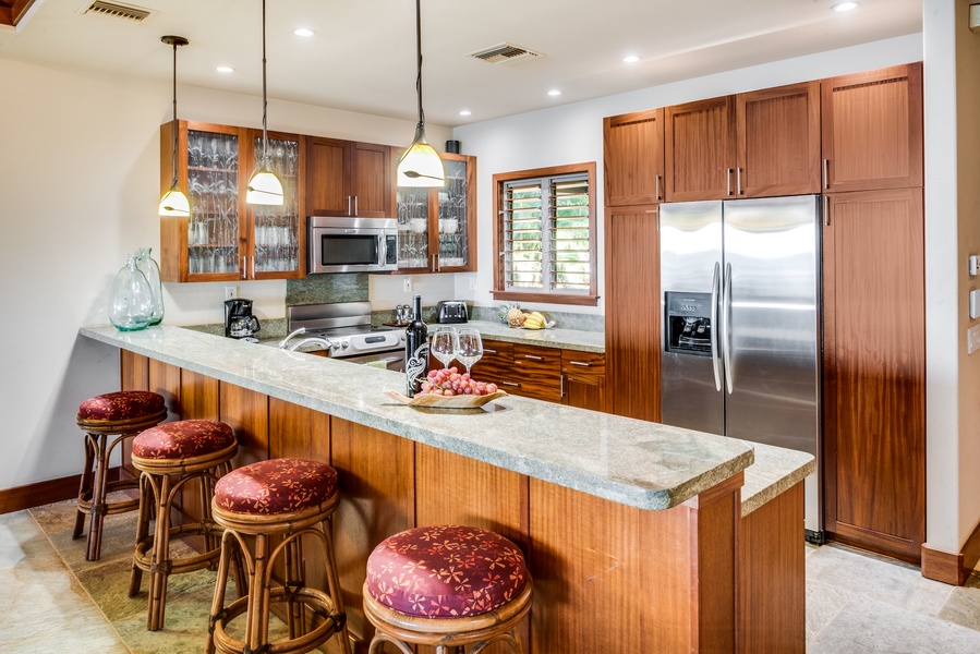 Kitchen Bar w/ Granite Countertops