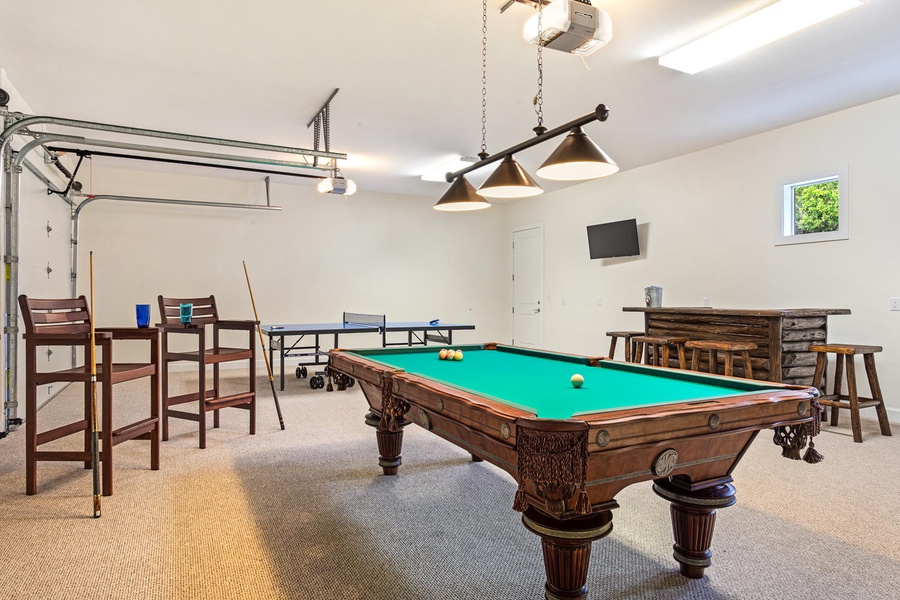 Bonus game room with pool table
