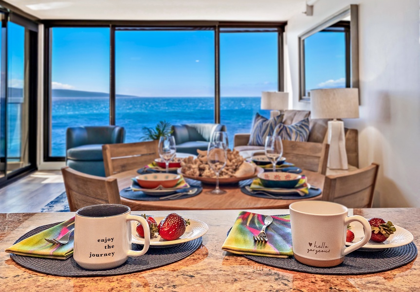 Mahana 1118’s dining space offers the perfect place to relax and take in the coastal scenery.