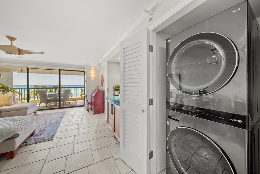 Make use of modern conveniences, like an in-unit washer and dryer for a stress-free stay.