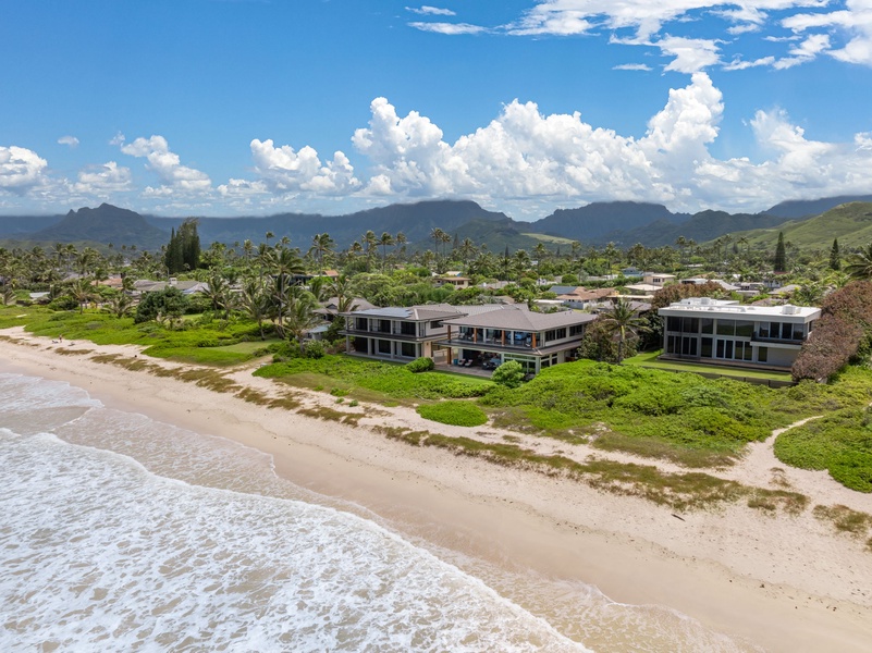 Ideal Kailua beachfront location on the quiet side of Kailua bay.