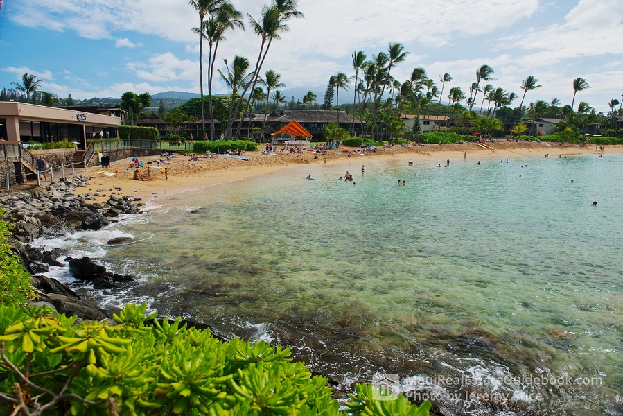 Famous Napili Bay with one of our favorite oceanfront restaurants-Sea House