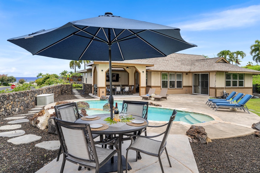 Relish the outdoors with delightful al fresco dining moments.