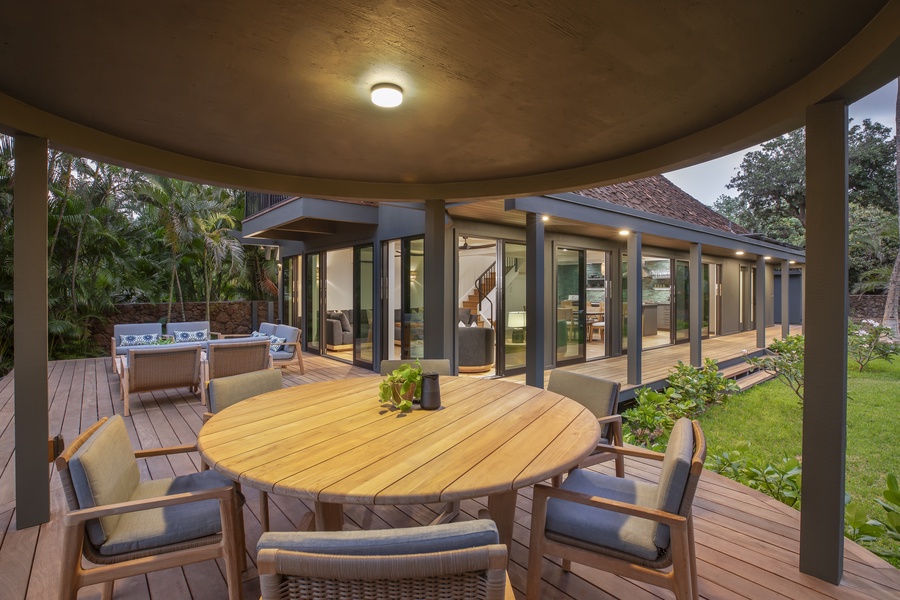 Enjoy your morning coffee on the lanai.