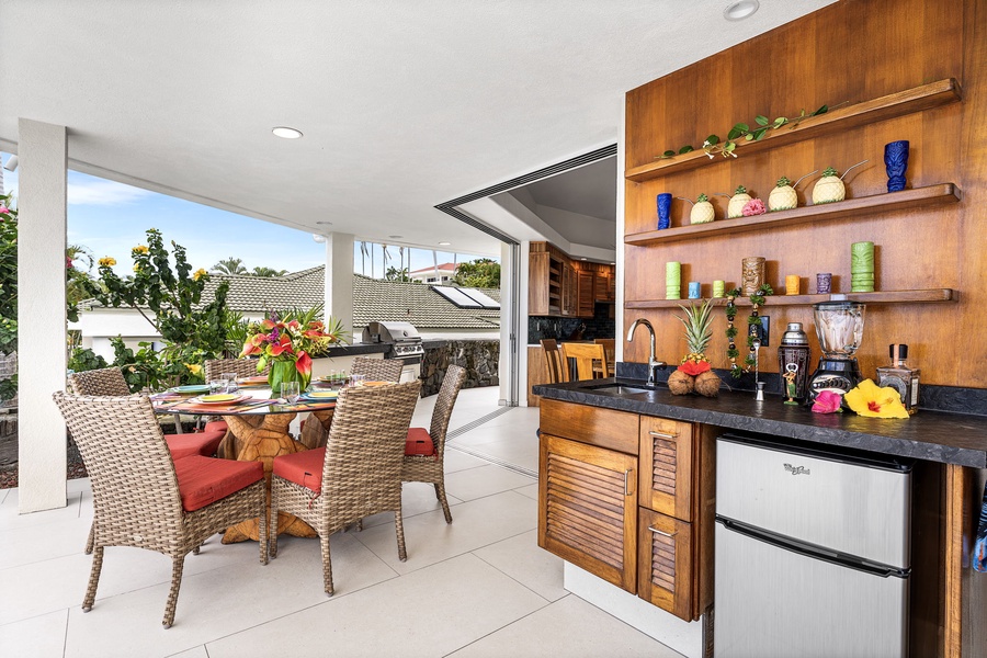 Alfresco dining meets poolside paradise—ideal for long lunches, evening cocktails, and unforgettable moments.