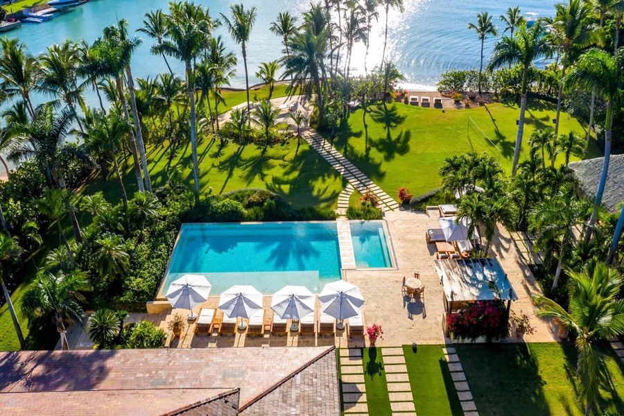 Aerial view of the pool area and stunning beach.