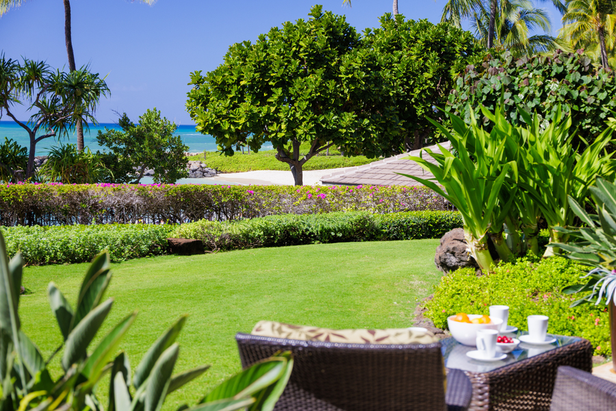 Tropical gardens, pacific breezes and tranquil beaches await you at Ko Olina Resort.