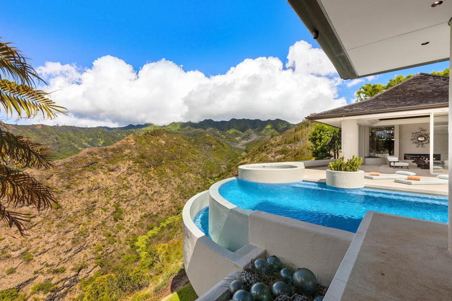 Uninterrupted views and tranquil waters create the perfect ridge top oasis.