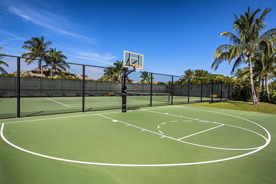 Hali'i Kai basketball courts.