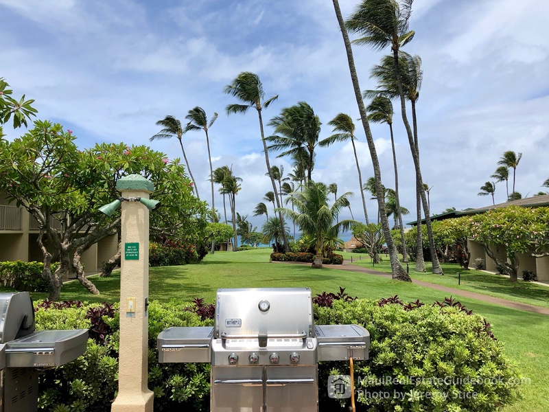 BBQ areas at Napili Shores