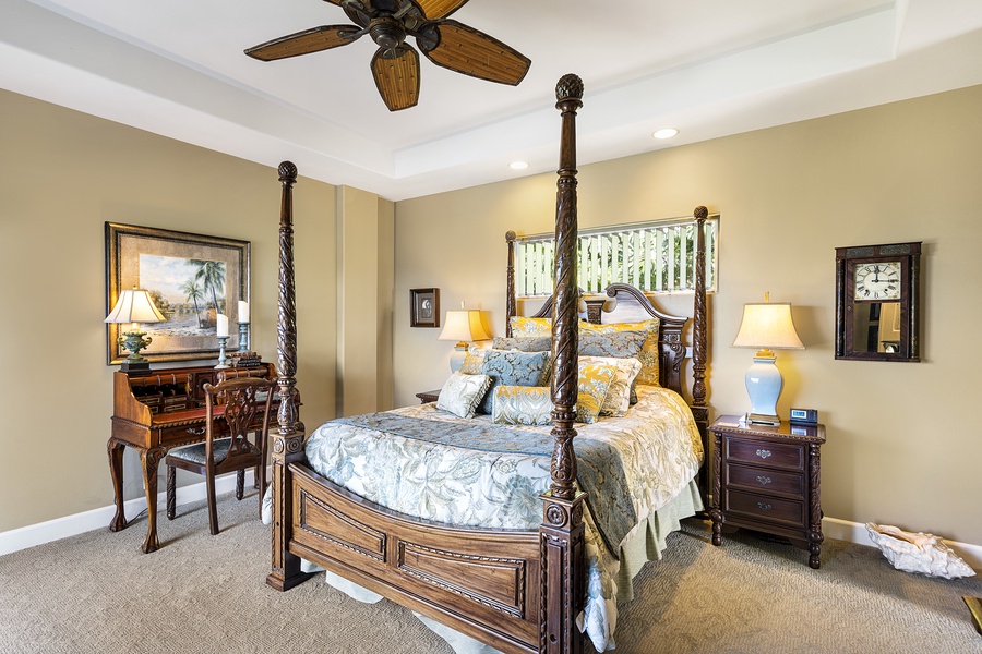 Queen sized bed with Lanai access and Ocean views!