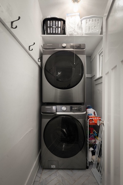 Refresh gear and travel essentials easily with the convenient in-home washer and dryer.