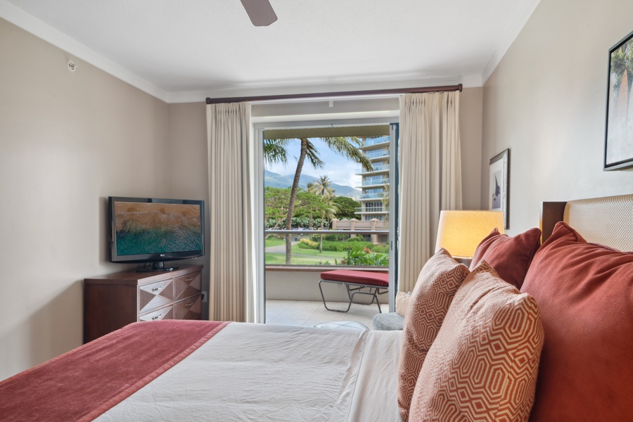 Start your day with lush garden views and sunlight streaming into your private suite at Honua Kai Konea 204.
