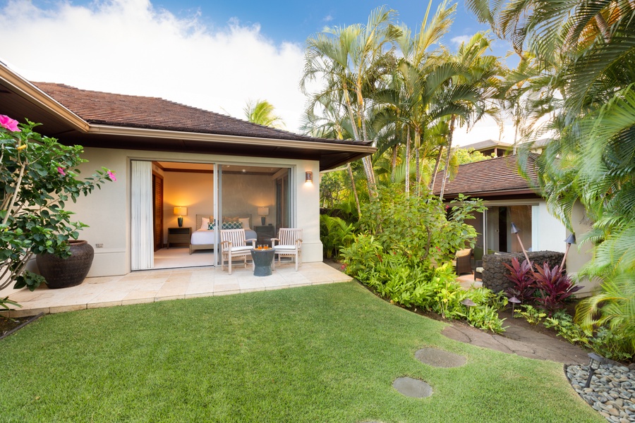 View from the yard towards the second bedroom & the Ohana