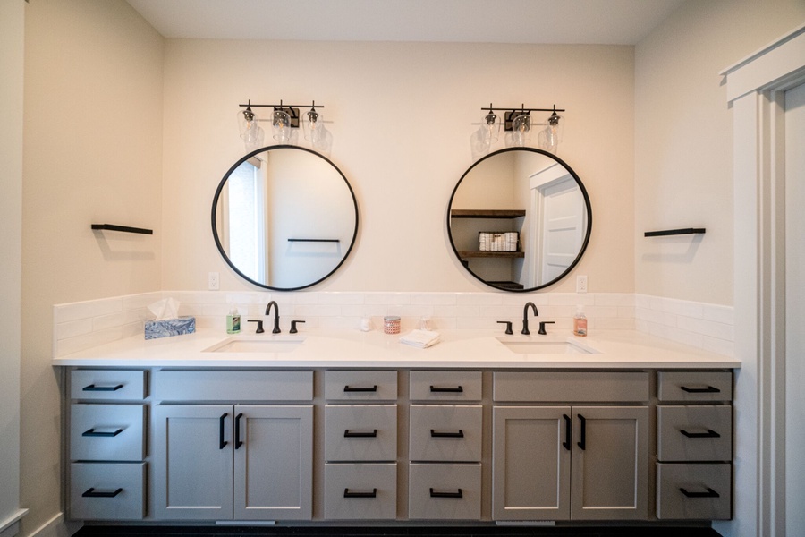 Primary ensuite with dual vanity