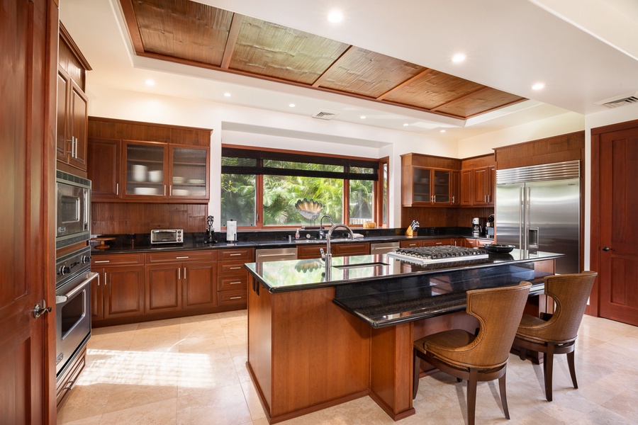 Great kitchen with all you might need to cook while on vacation