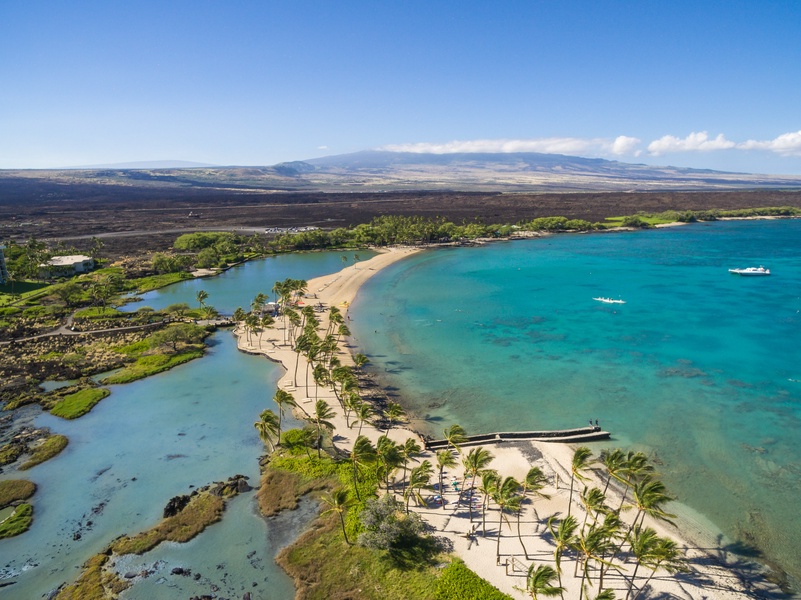 A-bay (Anaeho'omalu Beach) is located close by in Waikoloa Resort
