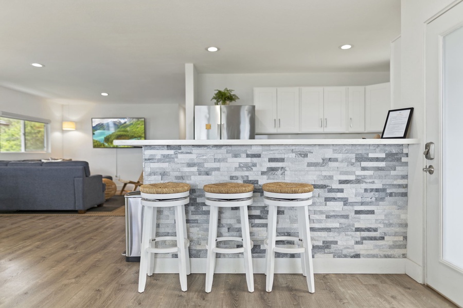 Keep the chef company with bar seating at the kitchen counter