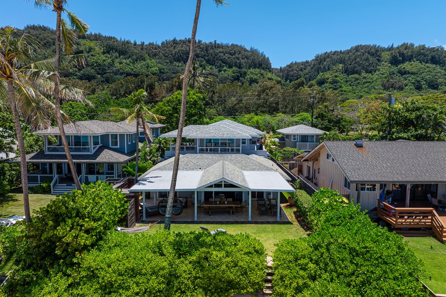 The perfect blend of island privacy and North Shore charm.
