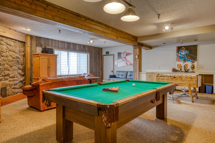 There is a fun Rec room with pool table!