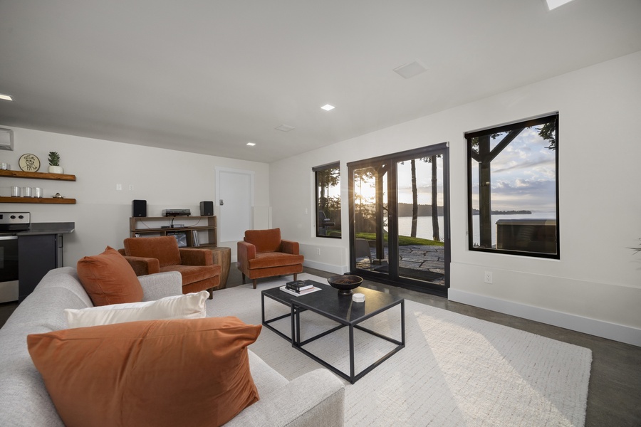 Stylish bonus lounge with plush seating — a perfect spot for reading, games, or quiet conversation.